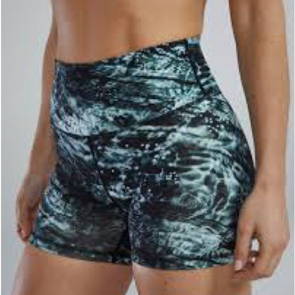 TYR Women's Black & Teal Marbled Athletic Shorts